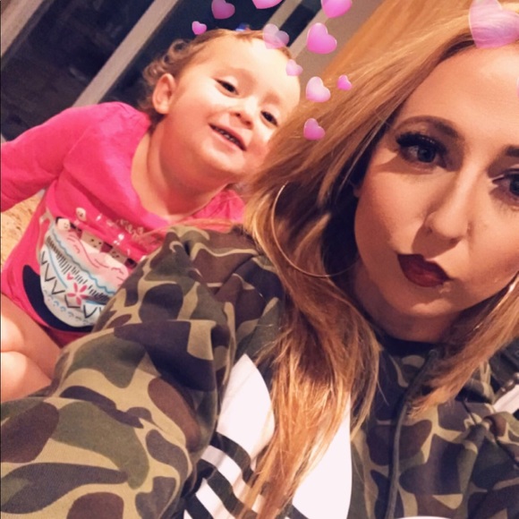 Meet your Posher, Mallory - Picture 4 of 8